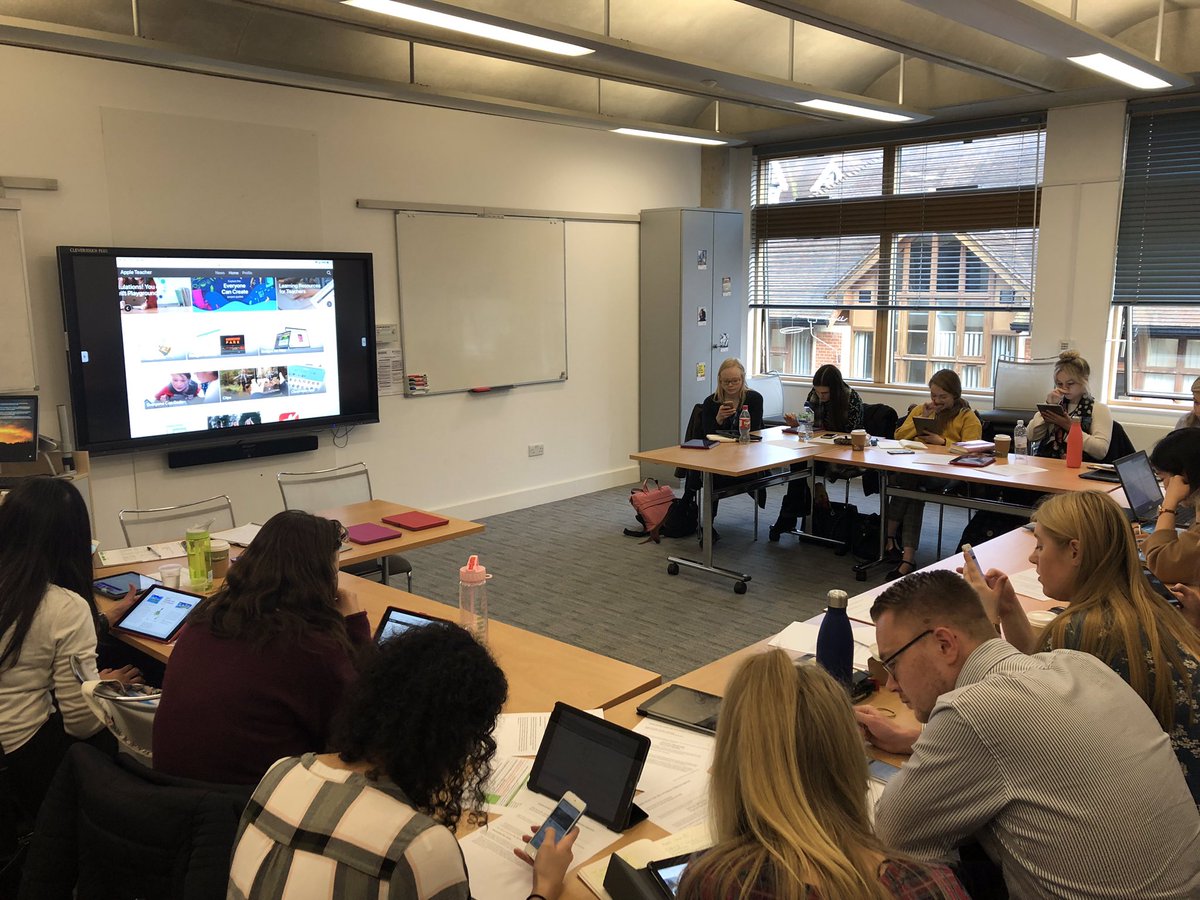 Cambs NQTs hard at work passing their #keynote &amp; #Pages #Appleteacher badges <a href="/CamEdFac/">Faculty of Education, University of Cambridge</a> this week 🙂 #AppleRTC <a href="/AppleEDU/">Apple Education</a>
