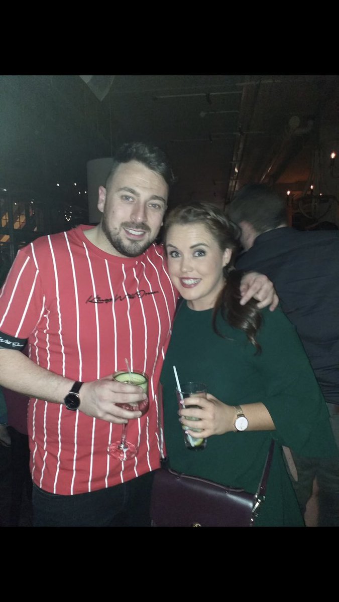 StefMurphy25's tweet photo. @johnnysmacks ‘It is the Bies ‘ wearing the Cahir jerseys with pride at the Limerick Indoor Soccer Tournament. @X_Jenny_K_X got to meet one of her heroes ! #LoveThePodcast #Cahir #HouseLimerick #TheTwoJohnnies https://t.co/QQzTOfQM5A