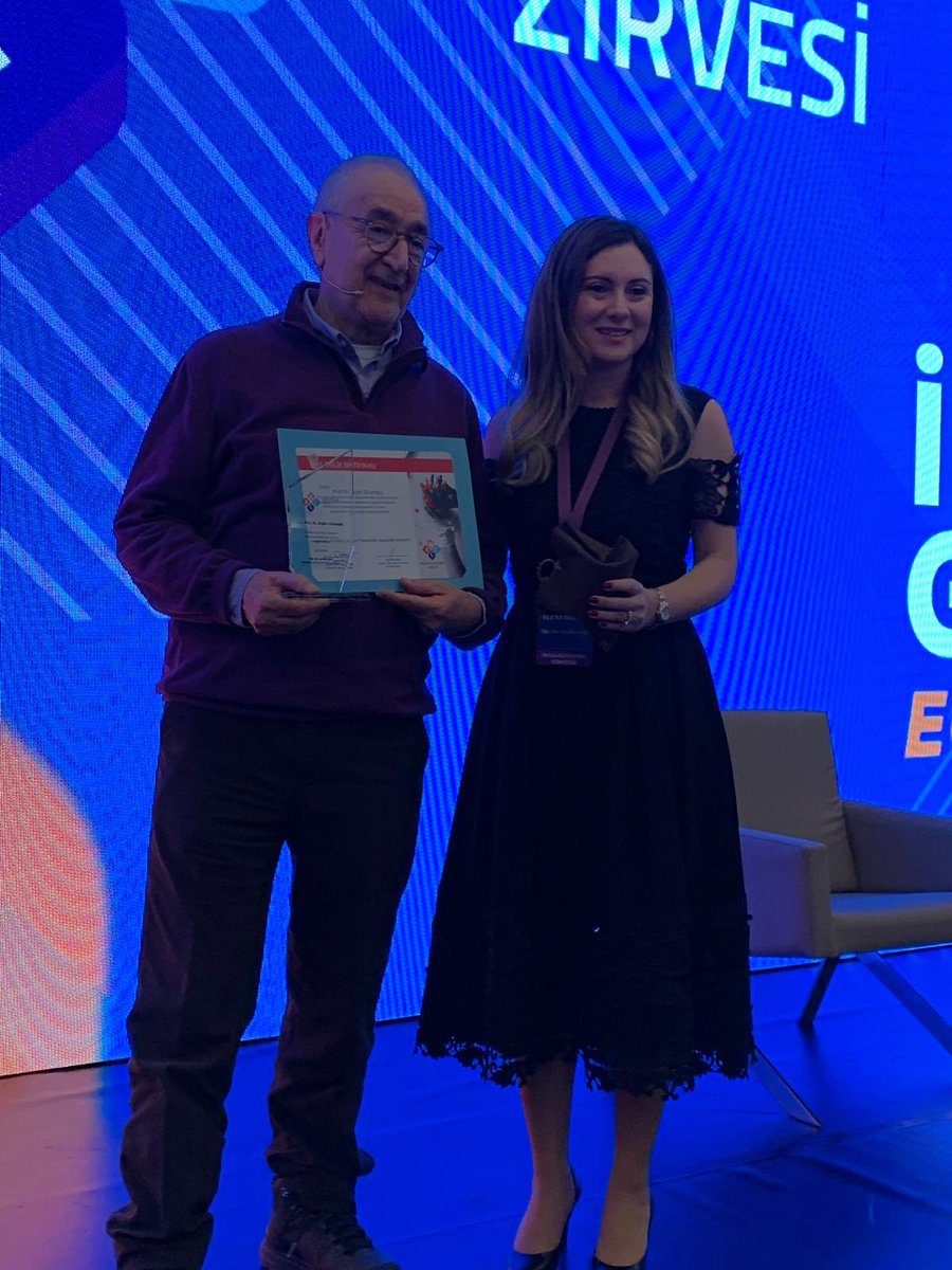 Prof. Dr. <a href="/DoganCuceloglu/">Doğan Cüceloğlu</a> “İletişim, İlişki ve Başarı” konusu ile #EÇZ19 sahnesinde!✨ #İyiGelecek