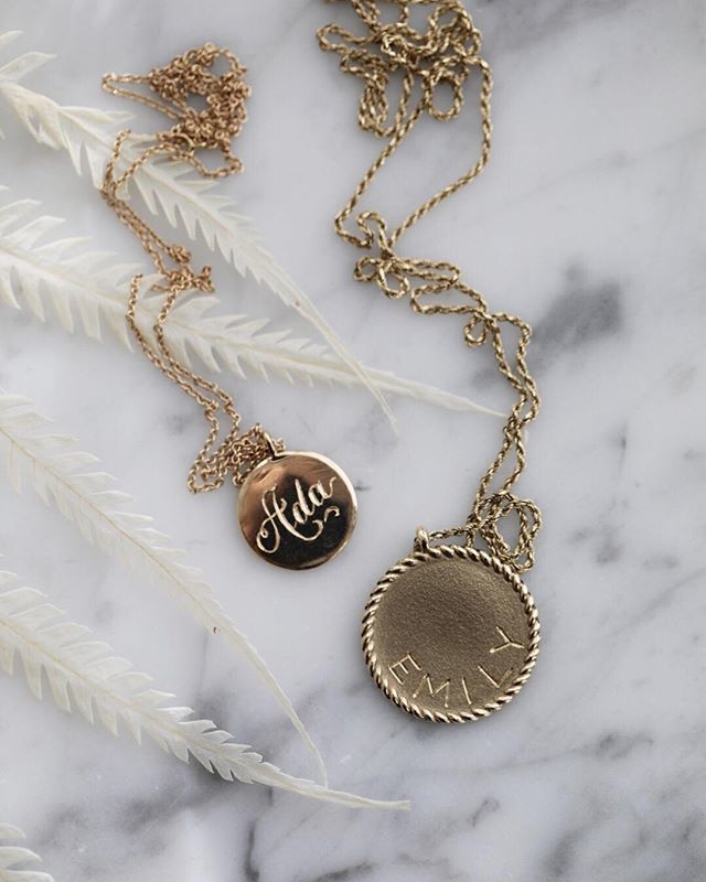 Nothing beats personalized jewelry and it’s not too soon to start thinking about Mother’s Day! The large heritage necklace by Consider Bridal and the imperial disc pendant by Ariel Gordon are both great choices for creating an heirloom piece. View online… ift.tt/2Tqj0vh