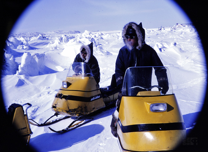 onf's tweet photo. Comment vous déplacez-vous ces temps-ci? ❄️
🎬 Voyez gratuitement "Canada, pays vaste" (1971) de Jean-Claude Labrecque et Rex Tasker sur #ONF.ca! → https://t.co/OYTxnIr3s5 #ONF #ONFdoc #Canada https://t.co/pnIs5olMhN