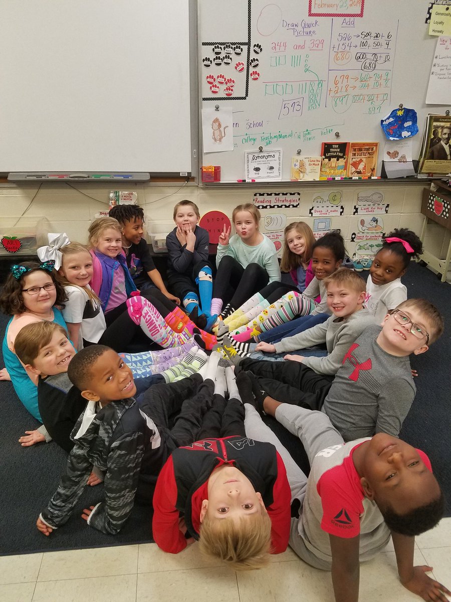 tpatter107's tweet photo. READ ACROSS AMERICA WEEK!!!@webstertrojans @MSCSTrojans #ReadAcrossAmerica2019 https://t.co/p4ig2Ep2yn