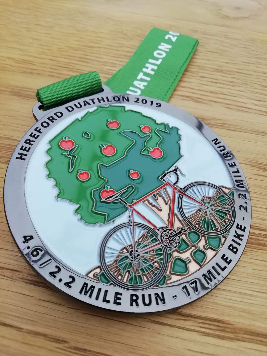 gibbobsd's tweet photo. Hereford Duathlon selling fast. 
Enter today to earn this wonderful bespoke medal. 
@herefordtri #duathlon #runbikerun https://t.co/vdH41O5maF https://t.co/Xbz7N5CwES