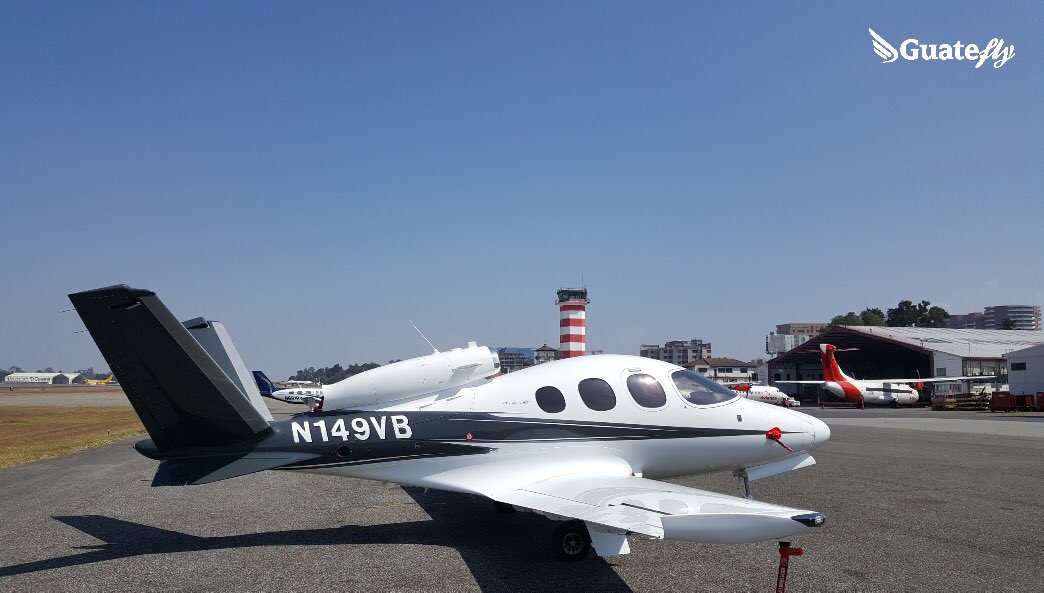 GuateFly's tweet photo. El #cirrusvision y el #atc de La Aurora.
 Síguenos en @instagram https://t.co/oSSYtMn7ke #rrss #guatemala #guateflytv #guatefly #privatejet #personaljet https://t.co/tVRlhi6YIc