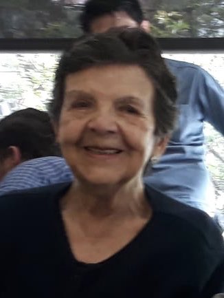 EmilioAlvarezI's tweet photo. Les comparto que hoy en la madrugada mi madre, Luz Longoria Gama,  partió a la casa del Dios de la vida y el amor. Una mujer, solidaria, luchadora y de un testimonio admirable de amor y esperanza. 
La velaremos a partir de las 3:00  pm en @cencos , Medellín 33, Col. Roma Norte. https://t.co/6cCnqVVJsl