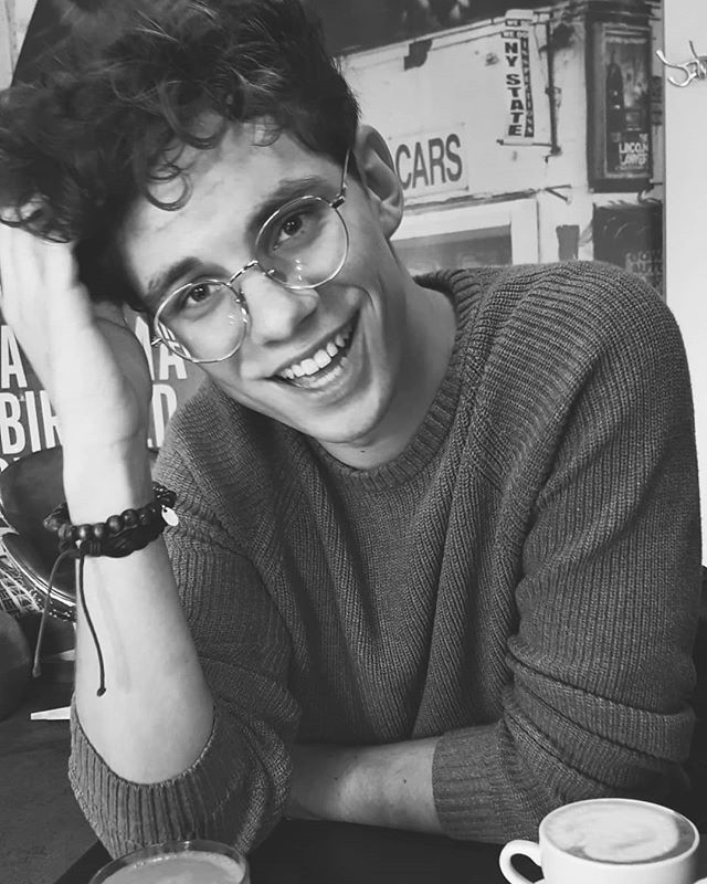 "Down &amp; Up" wurde gestern 1 Jahr alt! Da kann man mal lachen... 🙈 Krass, was in diesem Jahr alles passiert ist! Danke an alle, die dazugekommen sind und so treu zu mir halten. ❤ Bald starten wir das neue Kapitel. 🙌 
#timkamrad #teamkamrad #downandup … ift.tt/2tKDWPc