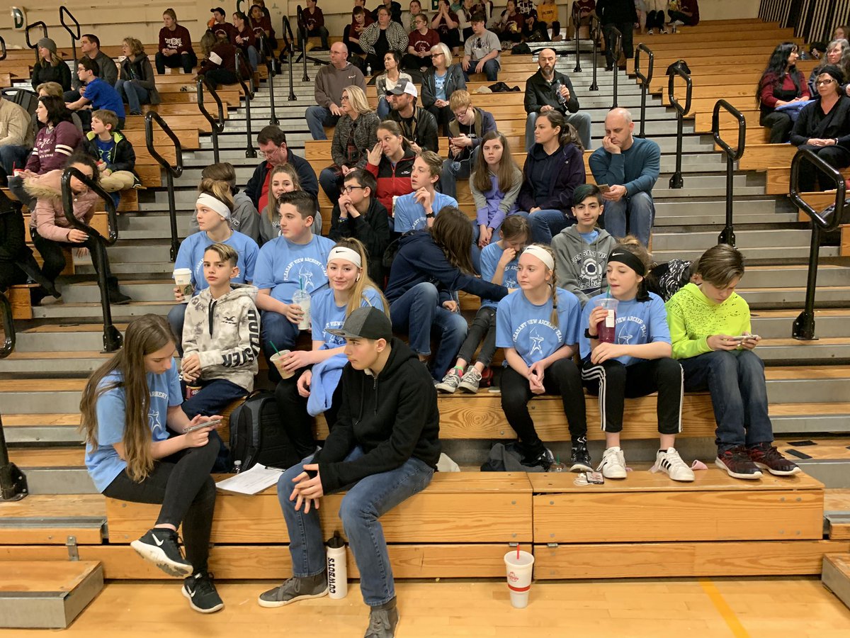 April Thompson tweet media