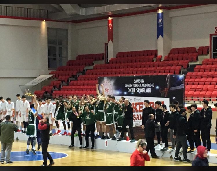 KvancBarlas's tweet photo. Samsun’da düzenlenen liseler arası Türkiye Basketbol Şampiyonasında rakibini 74-69 malup eden Mavişehir 3 Doğa Koleji Türkiye Şampiyonu olmuştur. Takımımız Girit’te düzenlenecek Dünya Şampiyonasında ülkemizi temsil etmeye hak kazanmışlardır. 👏🏻🏆@AliRizaLule @KvancBarlas @tdagal https://t.co/UMai9hDnqq