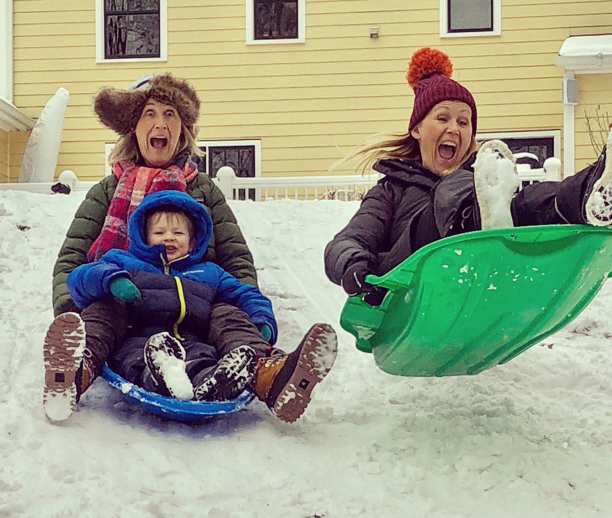 anderkinsfamily's tweet photo. Sister sledge! Having an absolutely wonderful time in the snow this weekend with my sister and the kids ❄️🇺🇸⛄️#sistersledge #sledging #snowday #sledgingfun #twins #twinsisters #twinstagram https://t.co/mqRurztWem