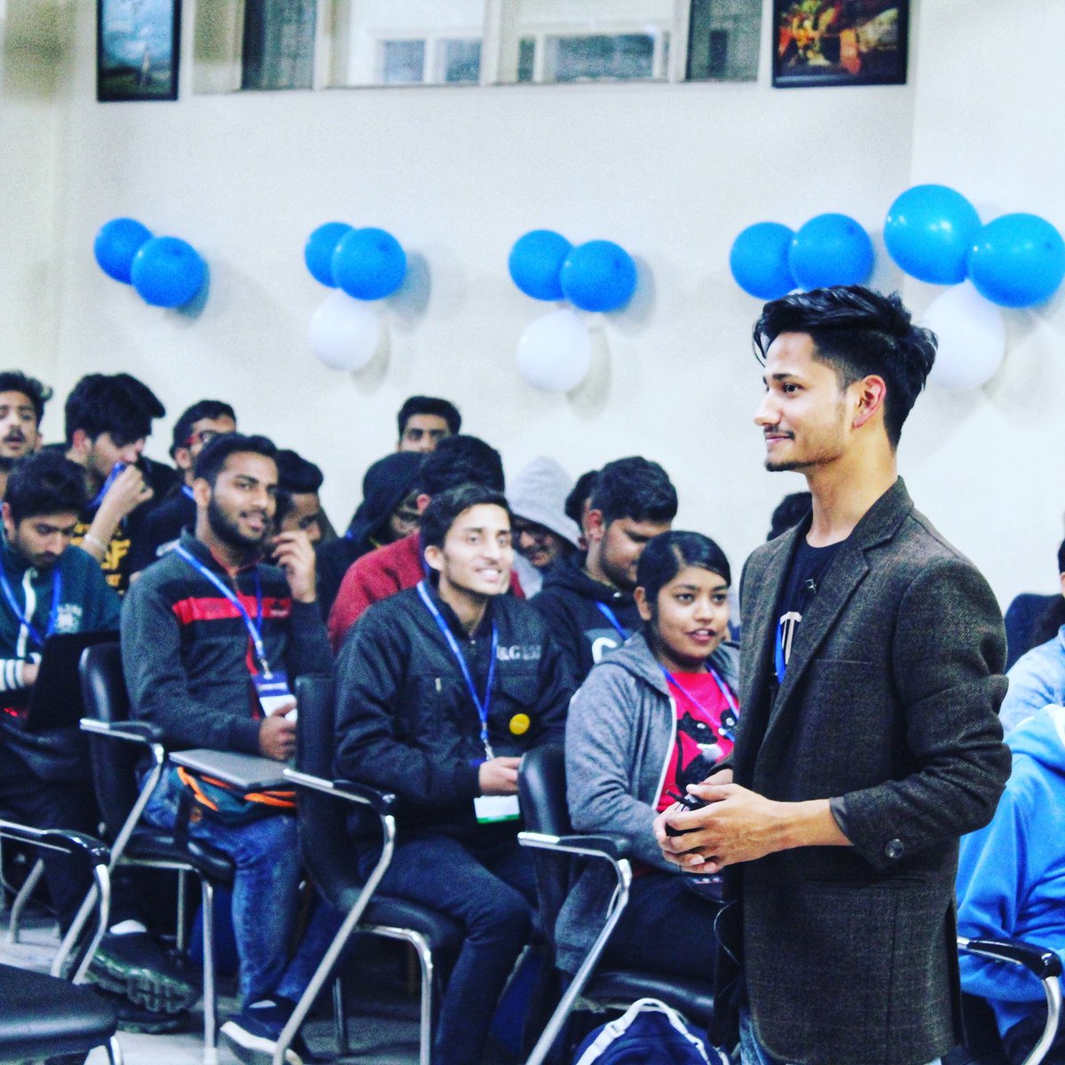 realneerajnegi's tweet image. Students Smile 💚 when I share my experience. Thanks Google to make it happen ☺️It became by mission to work with young people to help show them the way, not save them! #hashcode #hashcode2019 #Google #chandigarhuniversity
Hub Organizer : Neeraj Negi