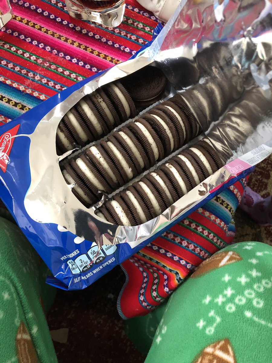 KateKeighley's tweet photo. Robbed before the package had ever been opened! @Oreo someone couldn’t resist https://t.co/2cWW0z6E73