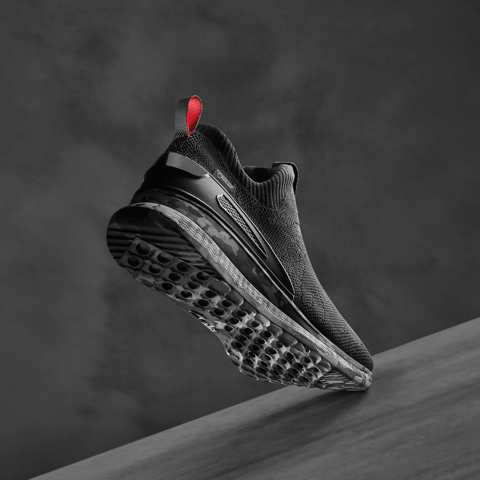 Clarks Shoes on X Performance driven with city life confidence. Introducing CLR51.N GTX from the collaboration from Clarks x Land Rover. https t EvmEzHeuCb https t hGAGw2xnrj LifeLimitless Clark...