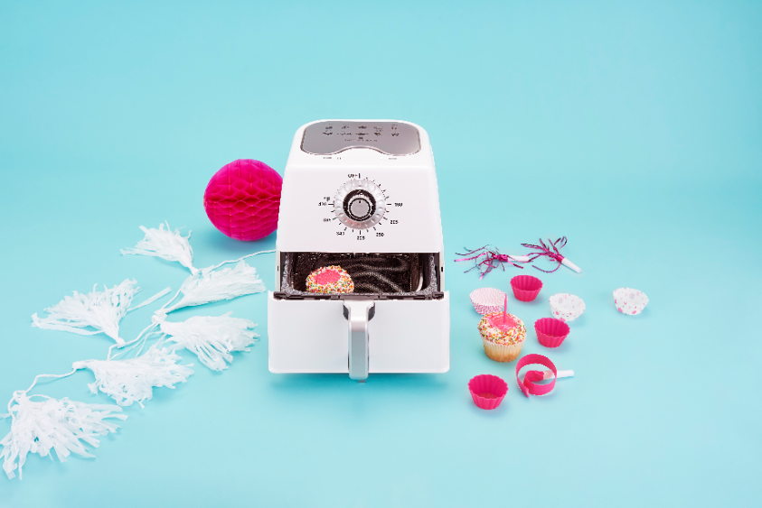 ShopHQOfficial's tweet photo. Get ready to prepare some of Paula Deen's best air fryer recipes. Paula has produced the perfect machine to prepare your food with less oil and less mess - now available at a #TodaysTopValue price! https://t.co/sCMeTR5qVl https://t.co/sw7br3msuQ