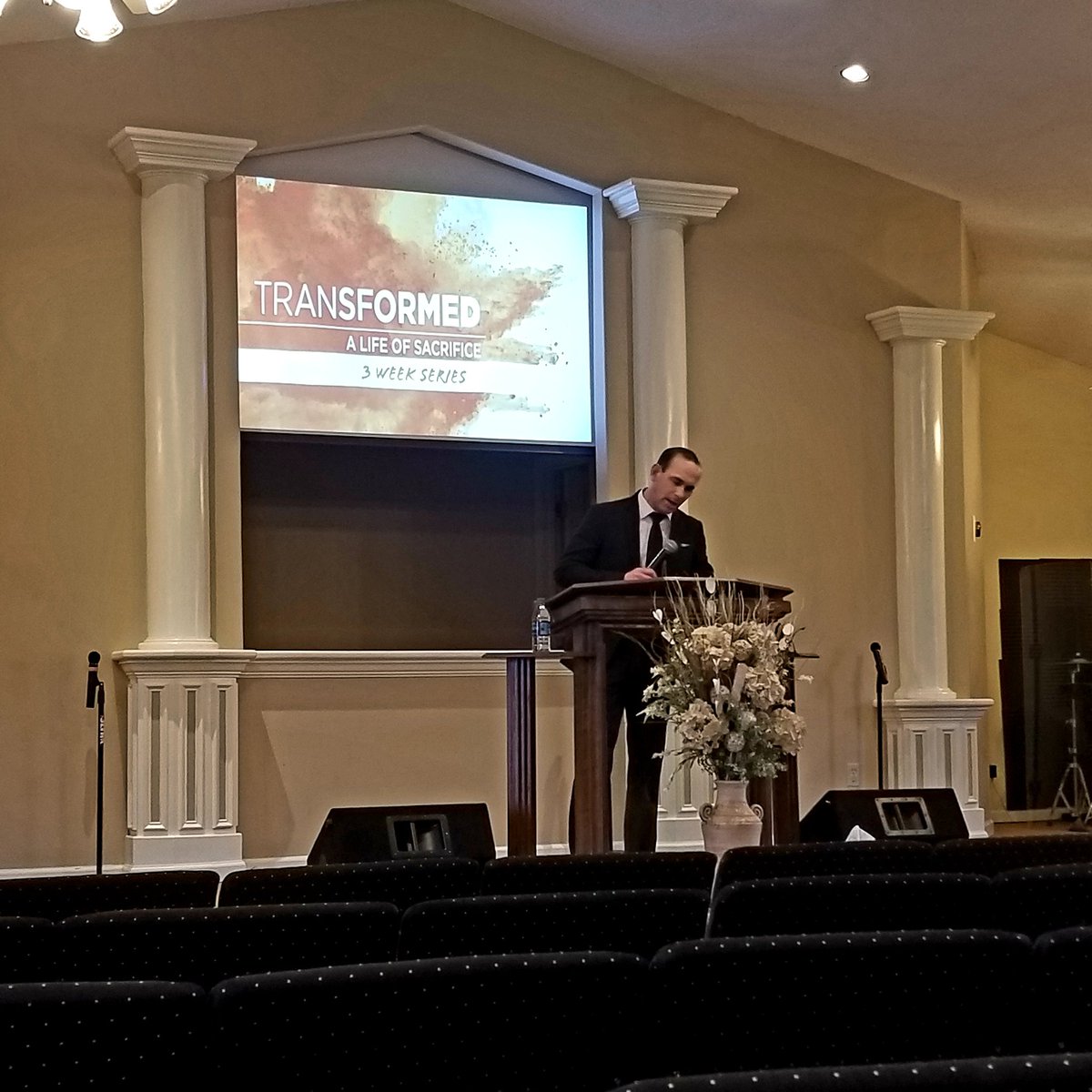 upcsevier's tweet photo. @revdaron "Transformed: A Life of Sacrifice". Romans 12:1-2 #upcsevier #SundayMorningSeries https://t.co/nWeMq6HaJ0