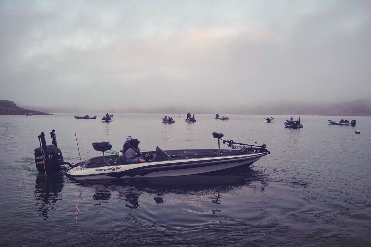 CaliBassNation's tweet photo. Beautiful morning for a takeoff at Castaic Lake! #castaiclake #bassnation https://t.co/qPamQggj62