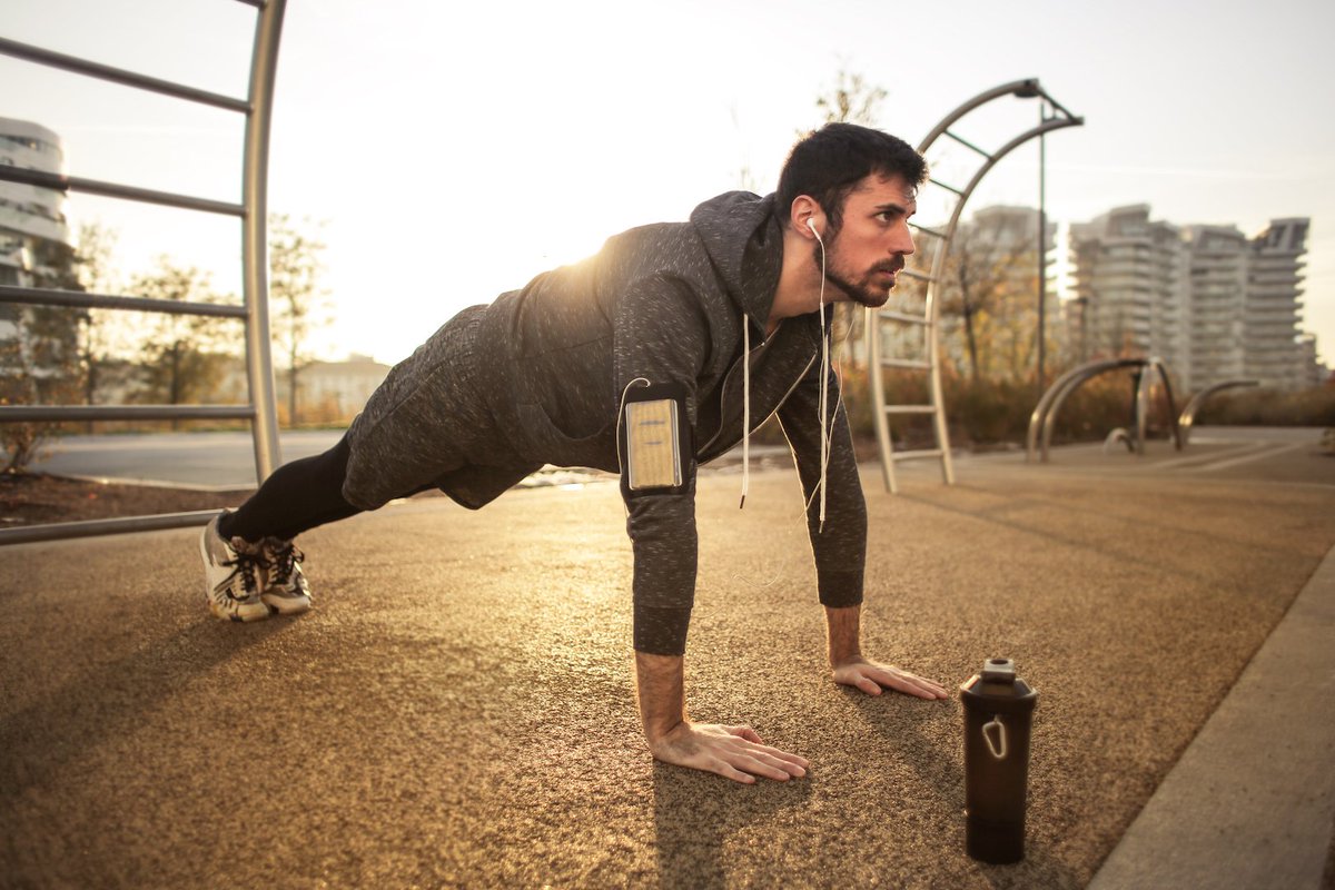 GoldsGymSoCal's tweet photo. Tomorrow's Monday! Will you hit the gym? "Like" if you plan to start your week off right! #Monday #AlmostMonday #WeekendEnding #Plans https://t.co/SC12twPYsC