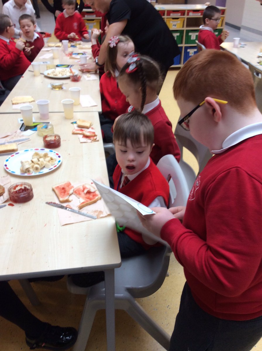 fairtraders's tweet photo. The Fairtraders have been busy serving a lovely Fairtrade breakfast to their friends in school.  You were all fantastic! 👏🏻👏🏻👏🏻😀 @drumparkprimary #fairtradeEdUk https://t.co/eGcUogUPiL