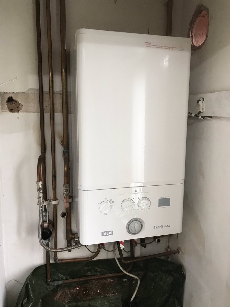PMAGasSolution's tweet photo. Out with the old and in with a budget friendly @IdealBoilers Esprit eco. These boilers come at a great low price and pack a 5 years manufacturers warranty. The Esprit is becoming one of my fastest selling boilers! #FindYourIdealMatch #OneLove https://t.co/q64QbDtYGY
