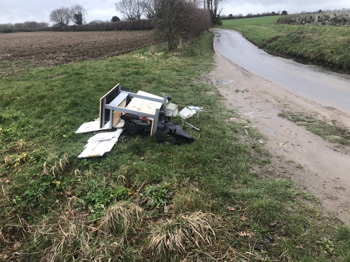 jimmyanderson91's tweet photo. @NorfolkCC @NorthNorfolkDC fly tipped household rubbish in a field gateway, #flytipping #dumped #needmoretobedoneaboutit https://t.co/LaWZMV3ntC
