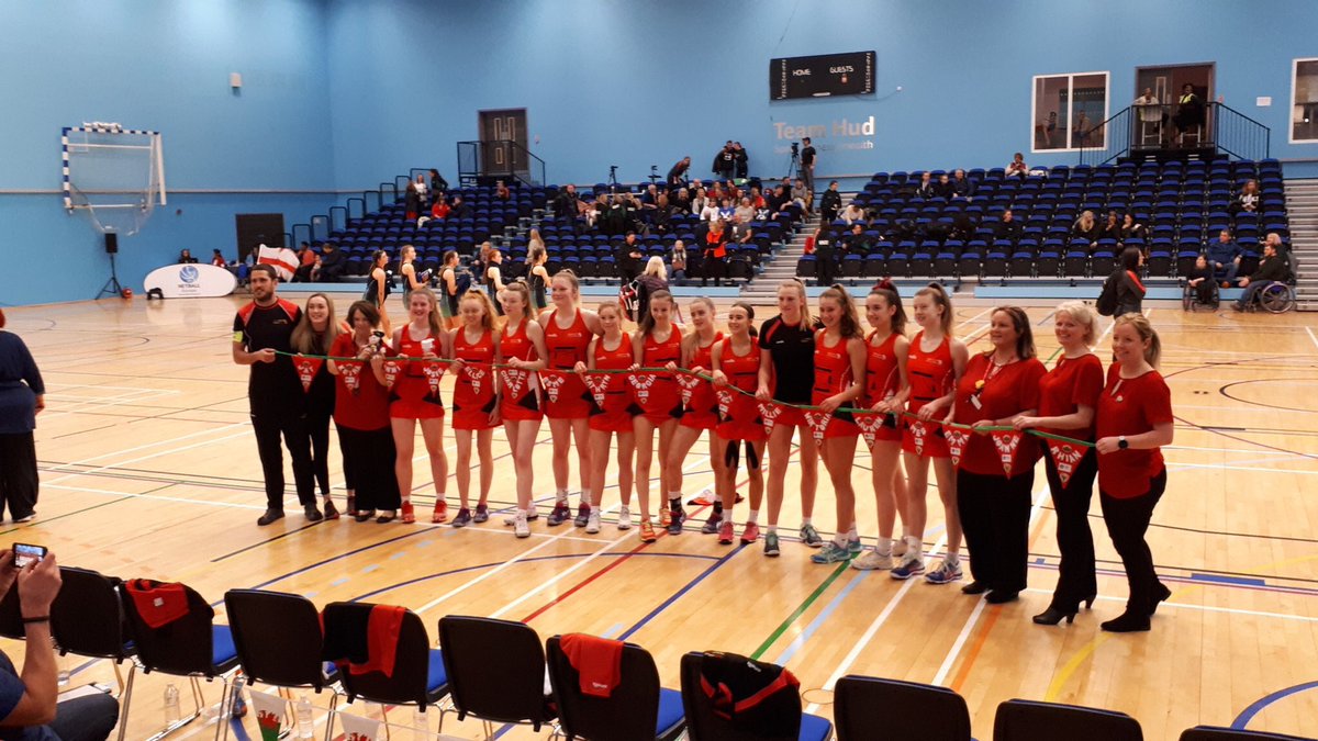 rhi_13's tweet image. Super proud coach, what an AMAZING @NetballEurope for @WelshNetball U17s squad for achieving a FANTASTIC silver medal🥈Thanks to everyone for their support to these players 😀 #Diolch #proud #togetherness #simple #intensity #topeffort #enjoy #felun 🏴󠁧󠁢󠁷󠁬󠁳󠁿🌼🏴󠁧󠁢󠁷󠁬󠁳󠁿