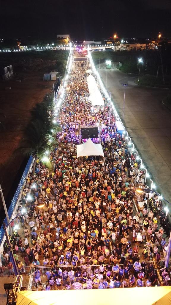 alexpadang's tweet photo. Com essa “brincadeirinha” de gente a Cavaleiros inaugurou ontem o polo Oeste do #carnavalemnatal2019 . Parabéns a banda pelo show fantástico e aos organizadores da @NatalPrefeitura em especial ao prefeito @alvarocdias , vereador @aroldoalvesrn e o secretário @daciogalvao . https://t.co/It2NBnppdA