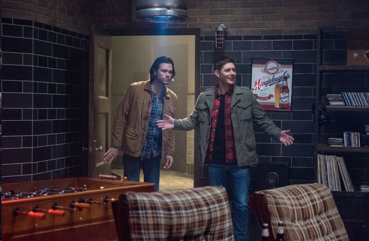 MOLBunker's tweet photo. #ItsNotAMancaveWithout a good man (or two).
#DeanWinchester #SamWinchester #Supernatural #DeanCave https://t.co/4FVmaZwTsp