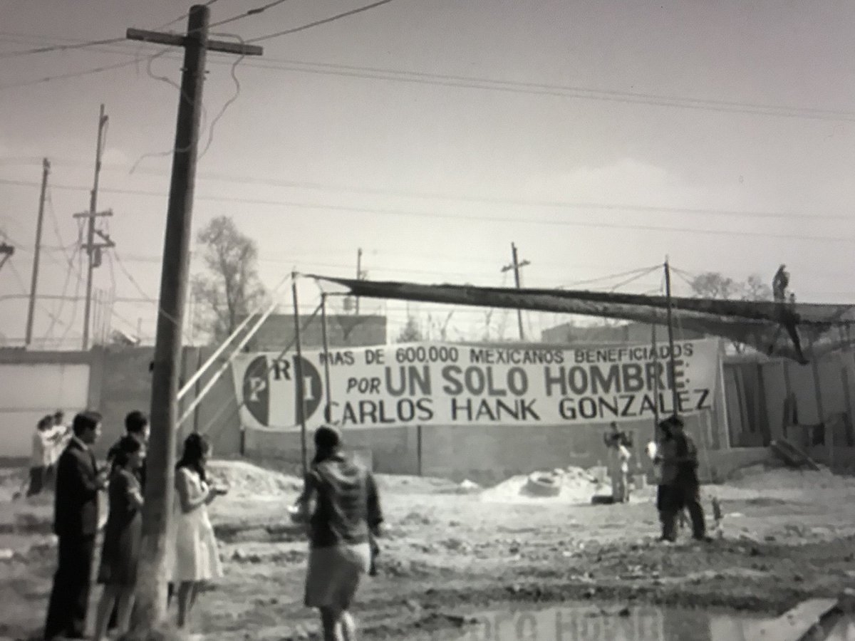 Clionautica's tweet photo. Bendito sea Dios porque ya no vivimos en esos tiempos en los que un líder providencial repartía millones de pesos que no eran suyos para mantener sometidos a los mexicanos: https://t.co/gUOLWhe8g8