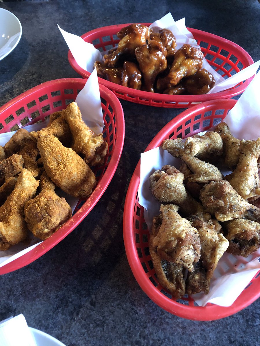 yycwingsnob tweet media