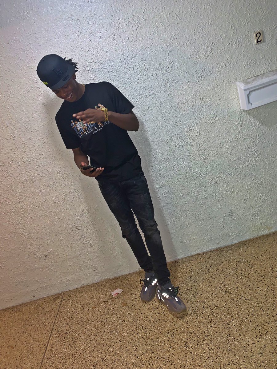 only1xay's tweet image. A product of my environment, of course I am ⛽️💯 #LLTWIN #LLHOTBOY