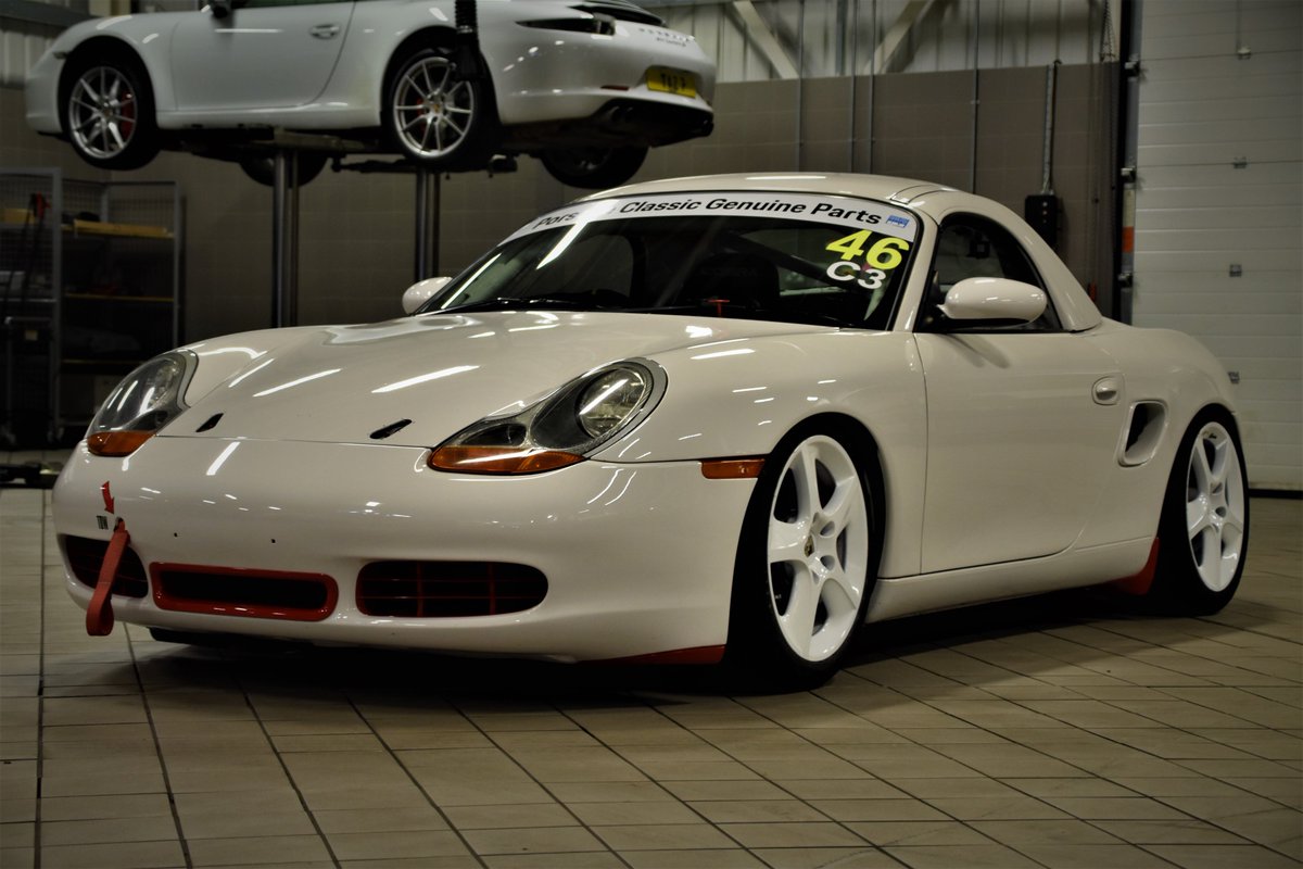 RBPhotography9's tweet image. Very busy Saturday at Porsche holding a 'Porsche and Pancakes' event! This event was an open day for Porsche enthusiasts to have a look around Porsche Centre Nottingham &amp;amp; to have a sneak preview of the new race design for the Porsche Boxster ready for the 2019 Restoracing Season.