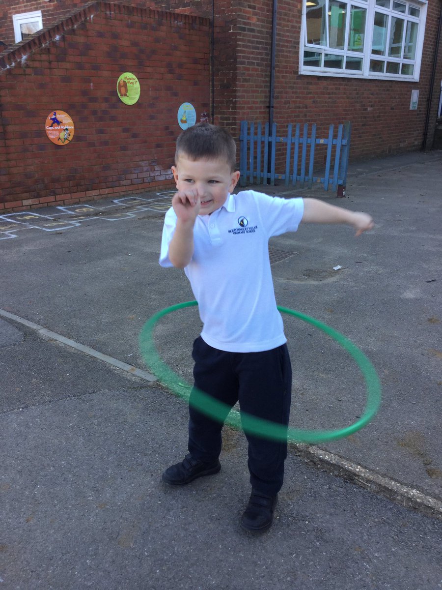 BletchingleyVPS's tweet image. Year R have taken the opportunity of the warm sunshine this week to practise their gross motor skills. #EYFSPhysicaldevelopment #PElesson #throwingandcatching #hulahoop #footballskills #outdoorgames #outdoorlearning #funinthesun