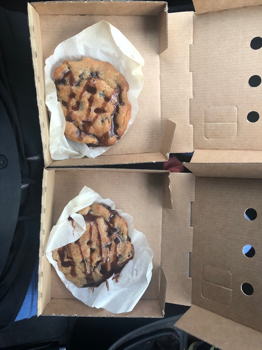 RhysT992's tweet photo. Literally feel robbed 🤦🏻‍♂️ £10.98 for 2 tiny cookie doughs!!! Shocking @pizzahutuk https://t.co/J1MmmQmvkq