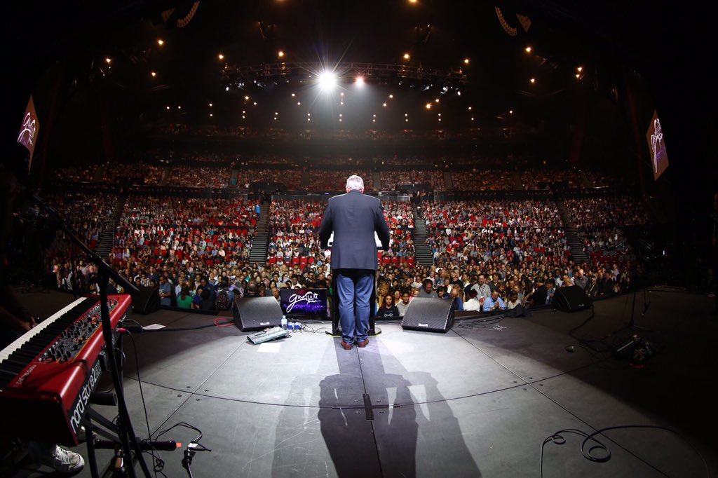 MikeEss66's tweet photo. @Franklin_Graham May God draw many to Christ in Russia as He did in Australia during the #GrahamTour https://t.co/GZRPZxWSEO