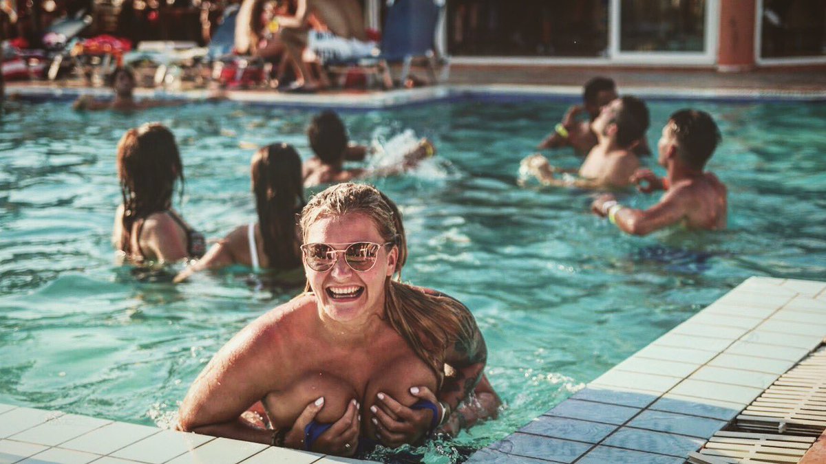ZanteMedia's tweet photo. Still looking for people to film in Zante this summer, showcasing the islands beauty, the best of the restaurants and the best events Zante has to offer! Get in touch💥💥💥 https://t.co/q9vCunPe68