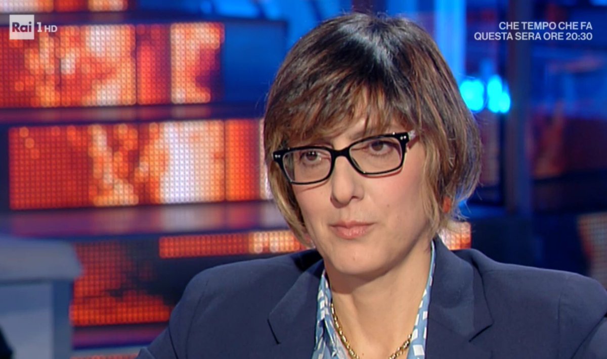 gbongiorno66's tweet photo. Se ci sono stati secoli di leggi contro le donne, forse adesso dobbiamo cominciare a fare leggi spudoratamente a favore delle donne #DomenicaIn @RaiUno https://t.co/VRcIRRrtCE