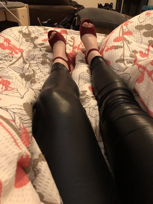 First set of high heels!!! 🤩👠 #highheelslove #footfetısh #femboy #heels #sissyshoes #sissy https://t<a href="/tag/highheelslove"class="tags">#highheelslove</a><a href="/tag/footfet%C4%B1sh"class="tags">#footfetısh</a><a href="/tag/heels"class="tags"><span>#heels</span></a><a href="/tag/sissy"class="tags"><span>#sissy</span></a><a href="/tag/femboy"class="tags"><span>#femboy</span></a><a href="/tag/sissyshoes"class="tags"><span>#sissyshoes</span></a>