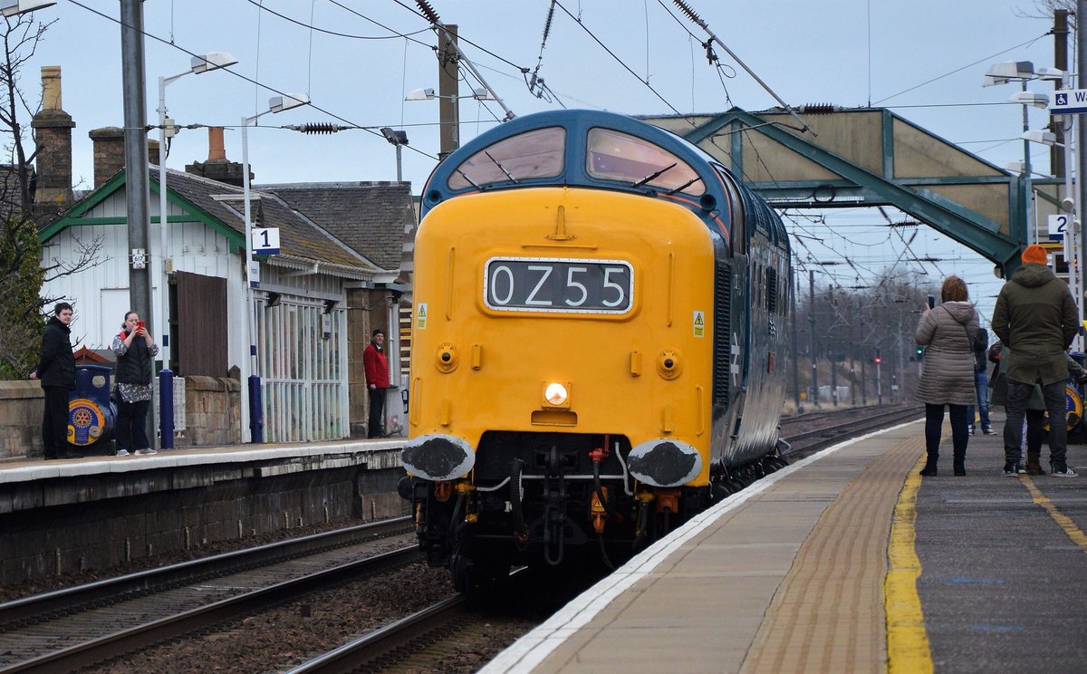 BigScottfiBigT's tweet image. Something different in The Pans this afternoon 
@60163_Tornado passing through ...and a wee bonus just behind it .