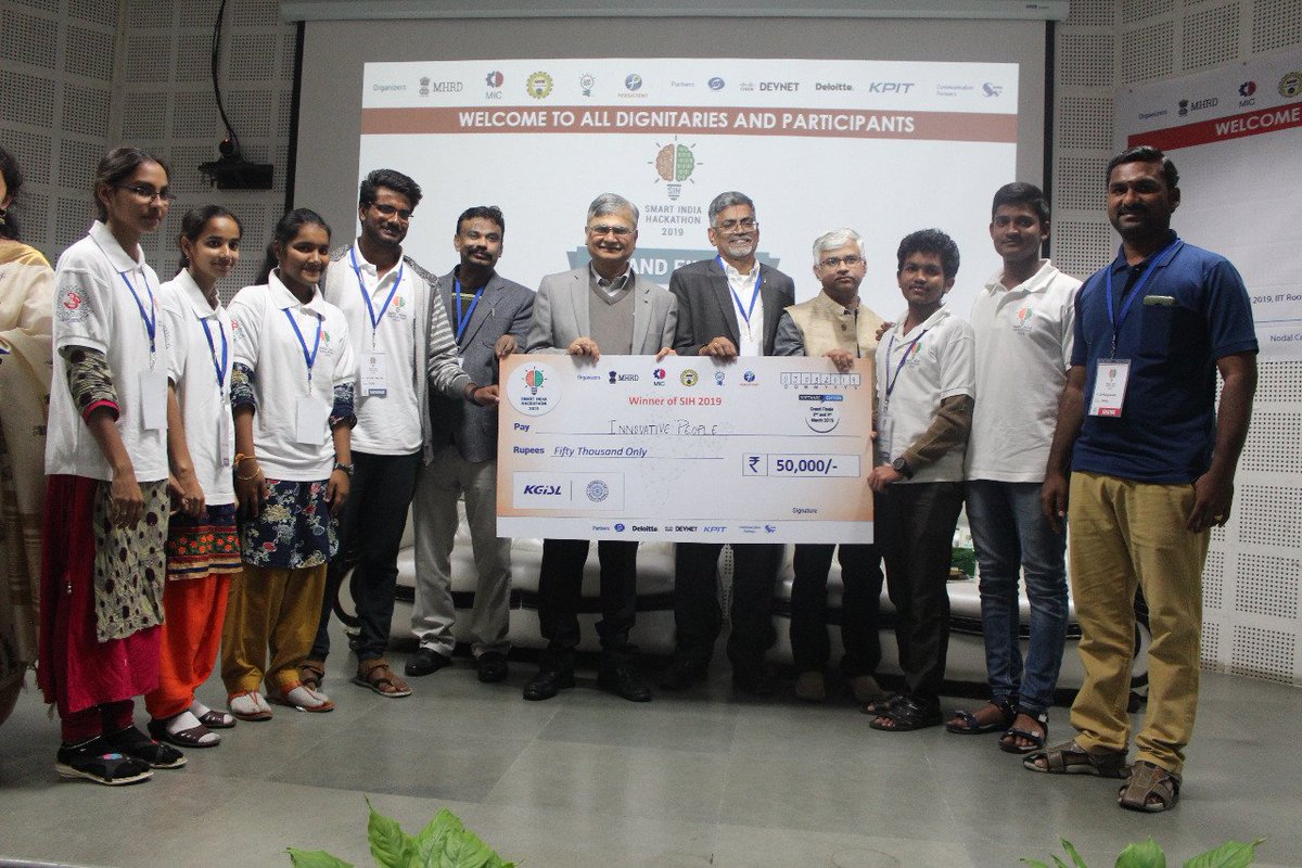 Director_IITR's tweet image. Congratulations to team #InnovativePeople for hacking the #ProblemStatement on “Google search Using (RPA)” from #MITS in #SIH2019GrandFinale #SoftwareEdition at #IITRoorkee @HRDMinistry @Persistentsys @AICTE_INDIA @adsahasrabudhe @PrakashJavdekar @PMOIndia @narendramodi @SIH2019