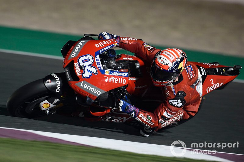 es_Motorsport's tweet photo. .@jackmilleraus: "#Ducati nos usa a @Petrux9 y a mí para ver si la cosas funcionan para @AndreaDovizioso" https://t.co/FglKqpA8On #MotoGP https://t.co/ssTpfApYMC