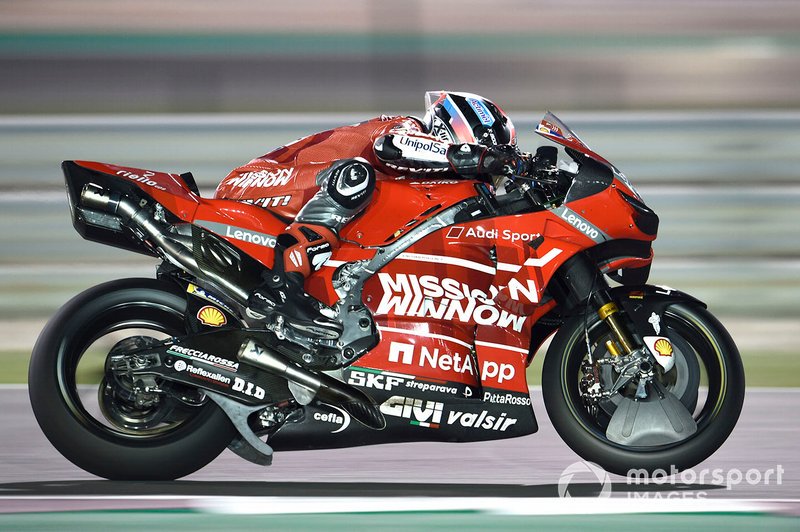 es_Motorsport's tweet photo. .@jackmilleraus: "#Ducati nos usa a @Petrux9 y a mí para ver si la cosas funcionan para @AndreaDovizioso" https://t.co/FglKqpA8On #MotoGP https://t.co/ssTpfApYMC