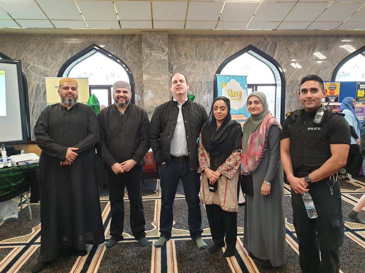 drcotovelo's tweet photo. Really energised by #VisitMyMosque to @greengatejamia
lots going on in our communities, now to link us all together. @oldhamcares 
#ThrivingCommunities
@shah_arooj @MajidHussai @Hijabeinthecity @PC16118 @UKEFF_HQ @planet_mercy 
@jeanhurls #LoveOldham https://t.co/XUua0hrSb6