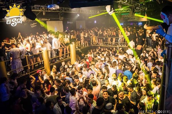 ElSolOficialOk's tweet photo. Hoy se pudre todo!!! Prepรกrate para una noche รบnica!! #CarnavalEnElSol ๐ญ๐ https://t.co/vGWjOLkJ04