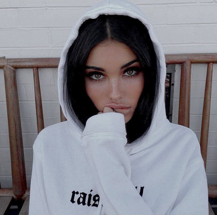 ₃; Todos quieren de lo mío y yo no quiero a nadie.