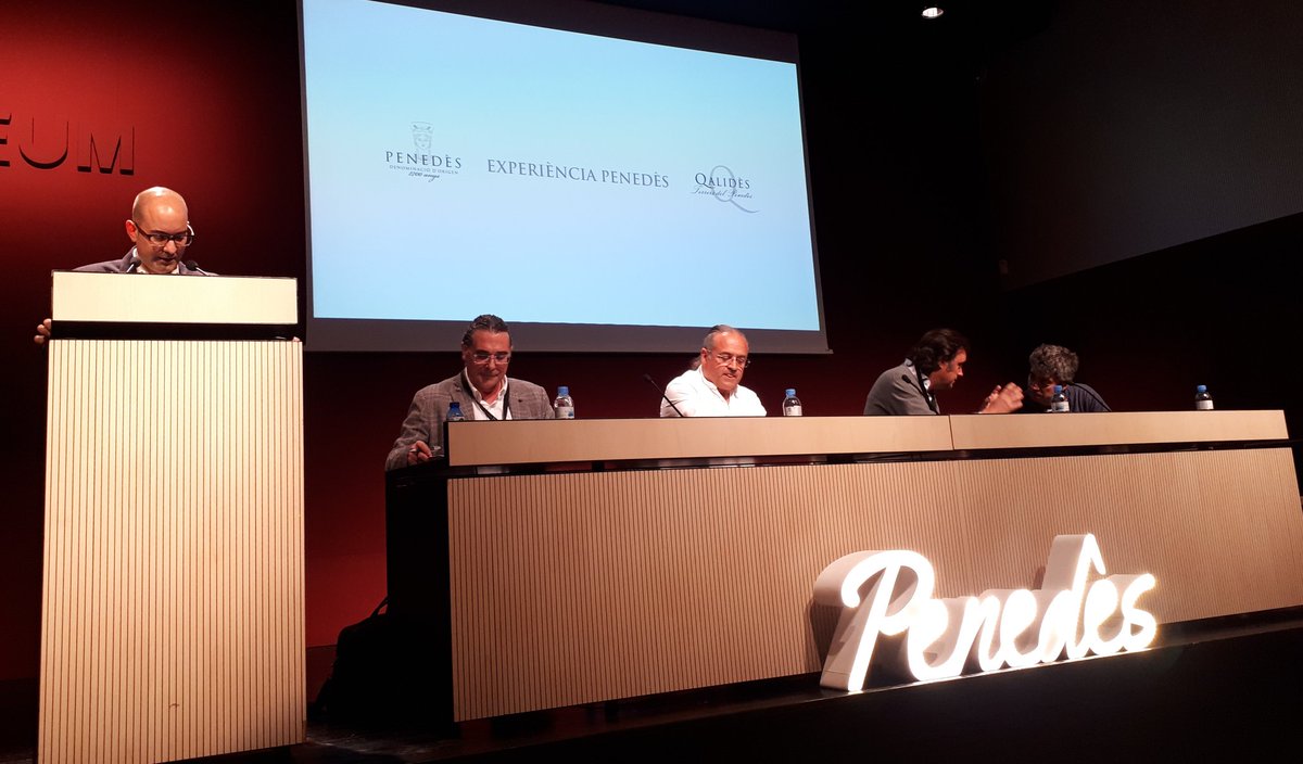 <a href="/enoturismEDU/">Escola Enoturisme Catalunya</a> amb <a href="/dopenedes/">DO Penedès</a> i <a href="/qalides/">Qalidès</a> a la presentació de Experiència Penedès una proposta per portar el paisatge, els projectes i la història a la taula dels restaurants de 50 Sommeliers estatals. Crear vincles és fonamental per tenir nous prescriptors.