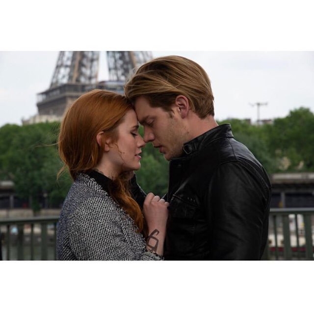 Greysanatomy689's tweet photo. Só quero o 2 episódio de Shadowhunters #ShadowhuntersNaNetflix https://t.co/8anEDXua9Z