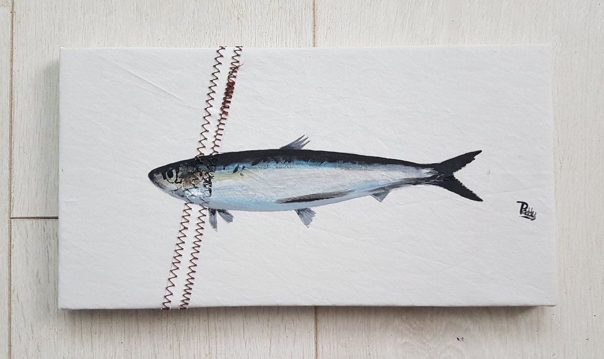 PaddyFine's tweet photo. Starting to get things ready for Easter show at The Little Art Gallery in West Wittering. 
"Three Pilchards"
450x300mm
Acrylic on recycled sailcloth 
#art #paintingonsailcloth #sailcloth #painting #sailing #sailingart #pilchards #cornishsardines #sardines  #fishing https://t.co/qTmcrrutQP