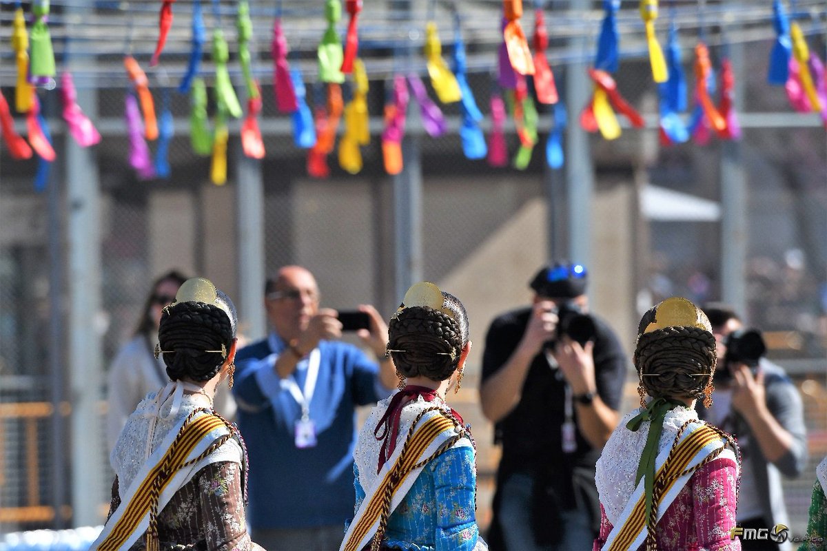FMGValencia's tweet photo. La Mascletà de las Fallas 2019, Plaza del Ayuntamiento, desde el 1 al 19 de marzo 2019, a disfrutarlas... #Mascletà #sompolvora #fallas19 #falles19 #fallas2019 #lamillorfestadelmon Fili Navarrete https://t.co/A07V3U9vvi