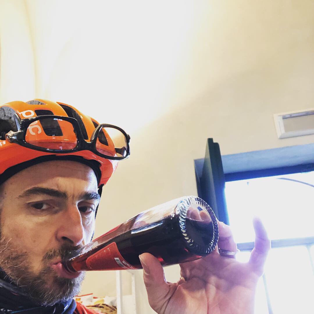 ciclopericoloso's tweet photo. Oggi 160 km lungo l’acqua: naviglio, Ticino, villoresi, lago maggiore. Milano/sesto Calende - sosta al bellissimo Bike Hotel alla ex dogana del #panperduto #ciclismi #sundaytraining https://t.co/6k6rf7n2Ta