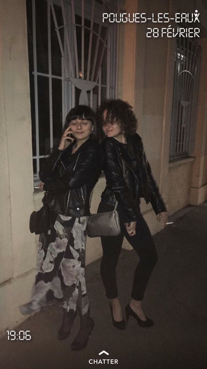 ZoePracella's tweet photo. #PostYourBestFriends personne ne pourra devenir plus importante à mes yeux que cette magnifique jeune femme ❤️ https://t.co/70wC5q6fb9