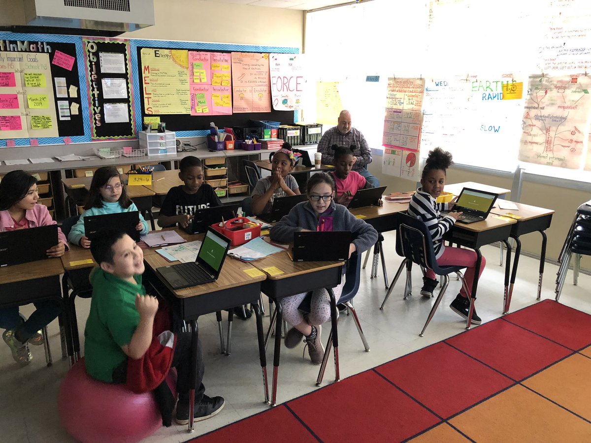 N_RobbinsAdams's tweet image. During this week’s Saturday school we focused on fractions and continued practicing our math facts with a friendly round of @GetKahoot and even had a special guest, my dad! @smithacad #engagingmath